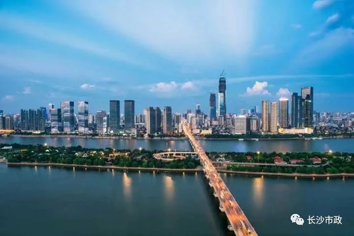 以城市，見未來；與城市，共成長